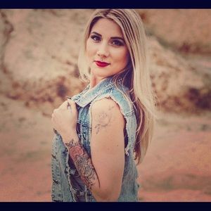 ✨Meet your seller✨